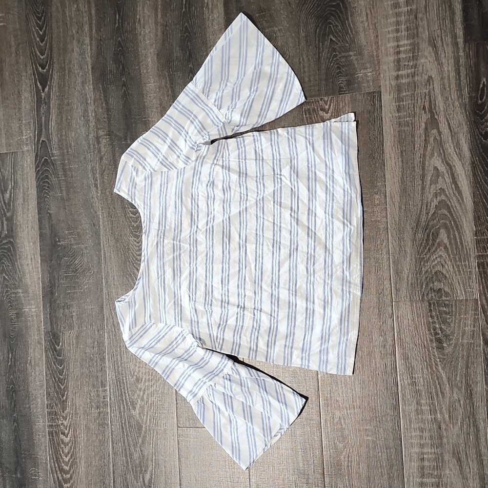 🌷 J.Crew striped, bell sleeve poplin Top 🌷